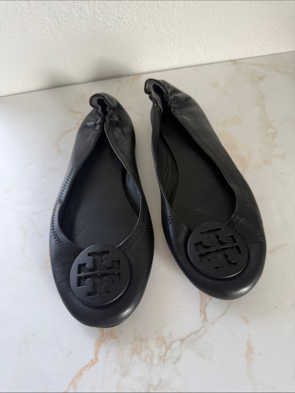 Tory Burch Black Logo Round-Toe Leather Ballet Flats